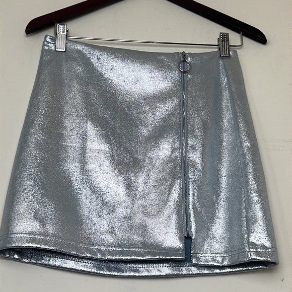 Forever 21 Silver Sparkly Spandex Metallic Mini Skirt, Medium - Picture 7 of 12